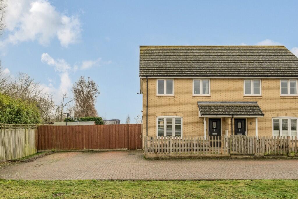 Main image of property: Oatlands, SG8