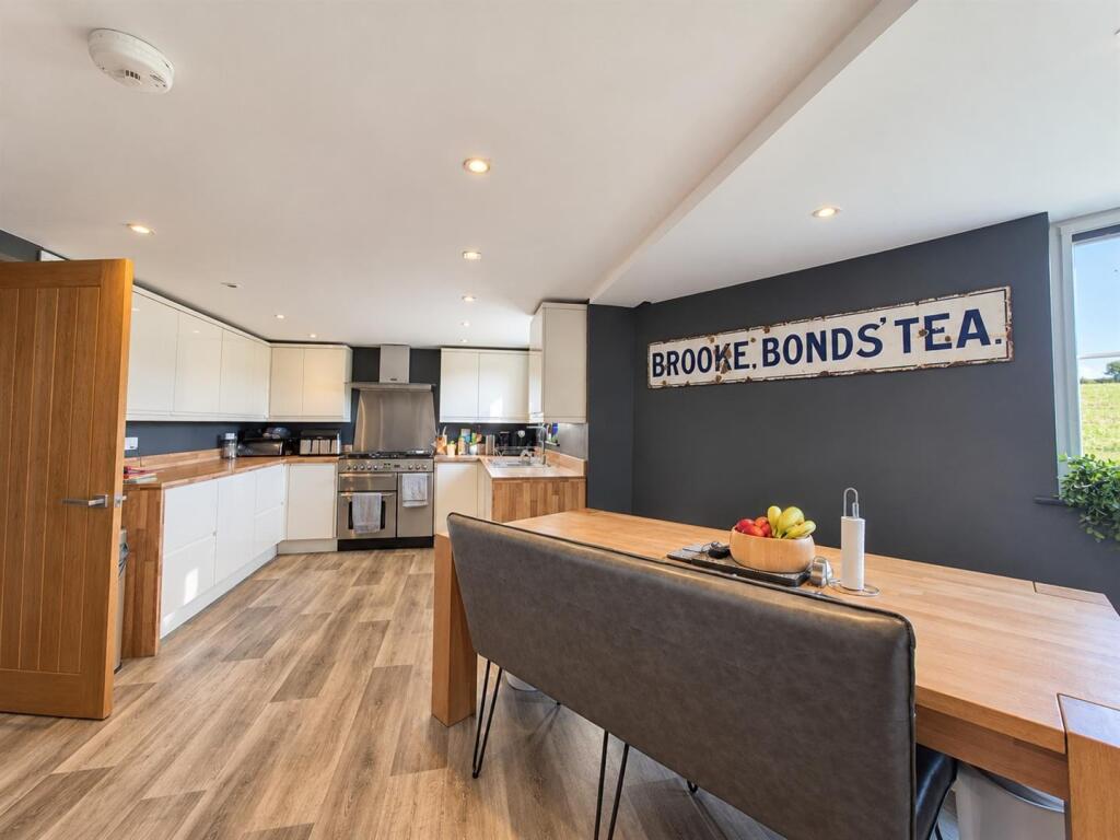 House in Stroud, Alkerton, Eastington - View 2