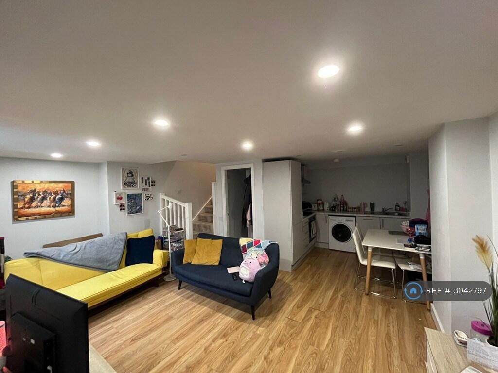Main image of property: Victoria Mill, Leeds, LS10