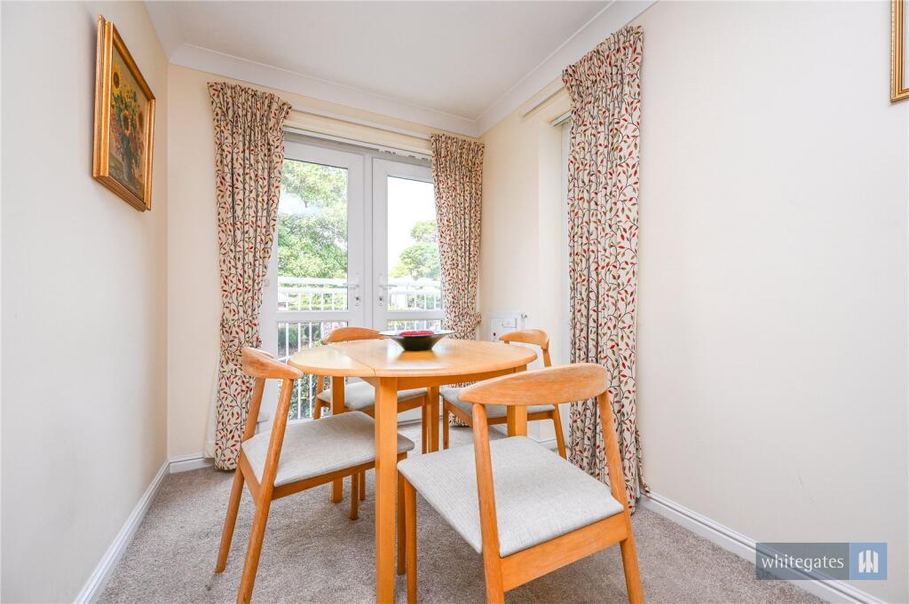 Apartment in Knowsley, Liverpool City Region - View 5