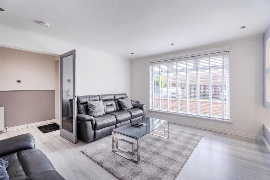 House in Motherwell, North Lanarkshire - More
