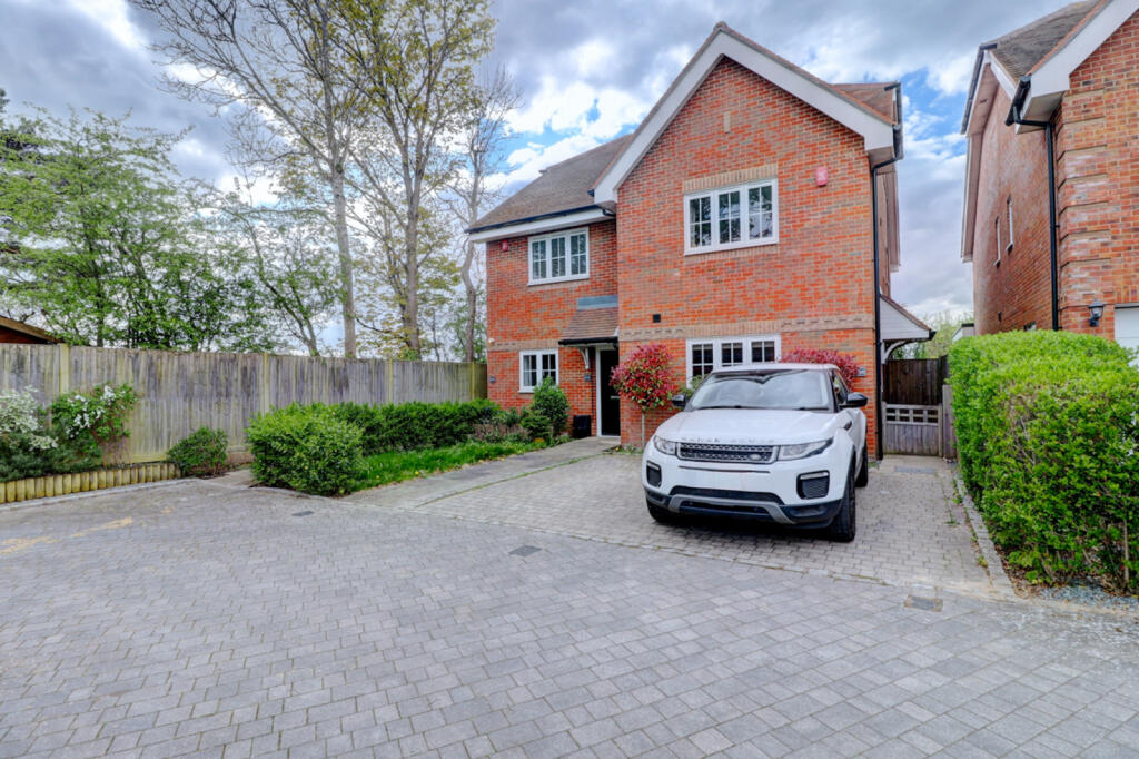 Main image of property: Harvest Place, Holmer Green, High Wycombe, Buckinghamshire, HP15