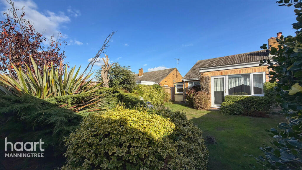 House in Manningtree, Lawford - More
