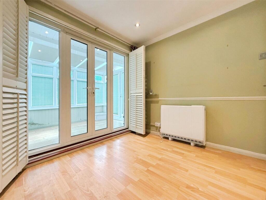 Knightswood, Bracknell, Berkshire photo 4