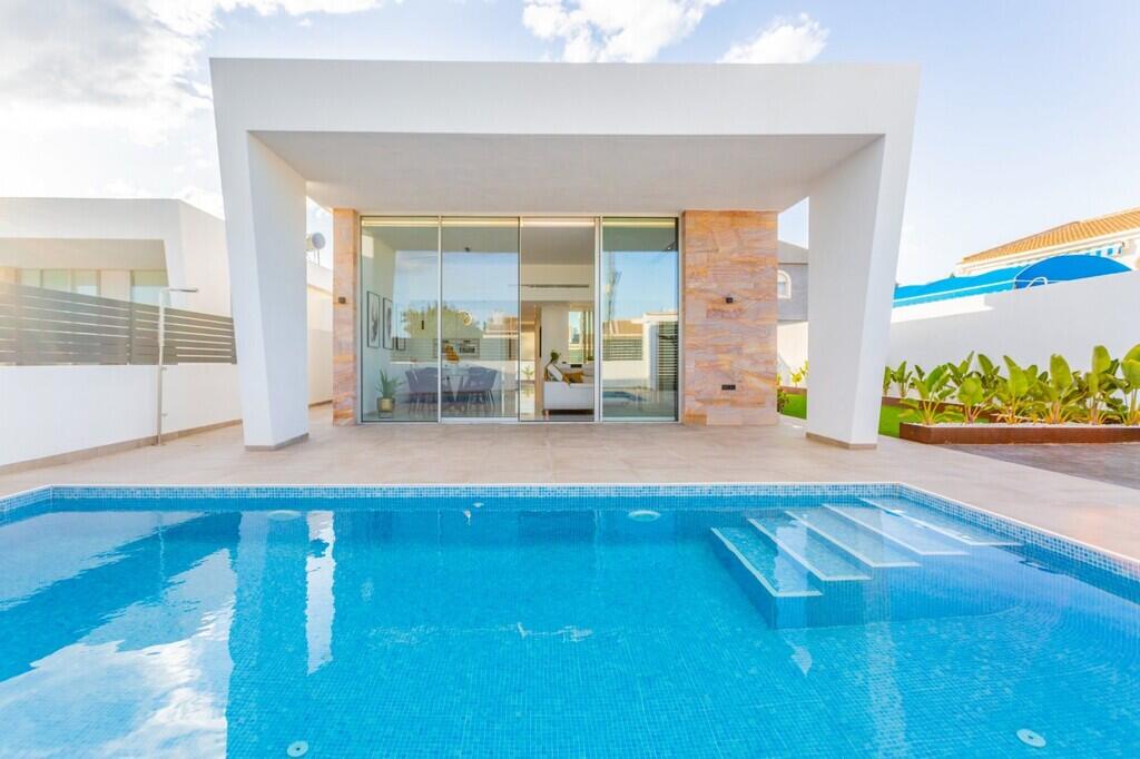 Main image of property: Valencia, Alicante, Torrevieja