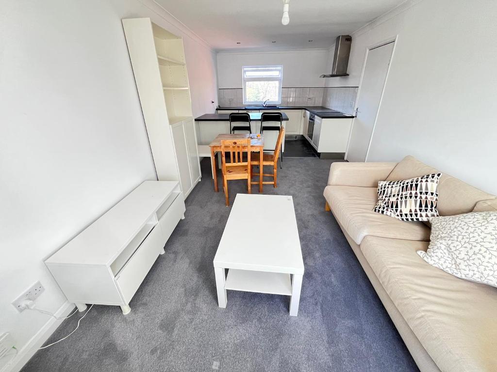 Additional image 2 of 105 Wentworth Road, Harborne, Birmingham, B17 9SU