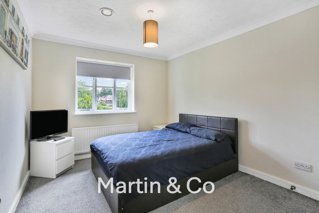 Apartment in Croydon - More