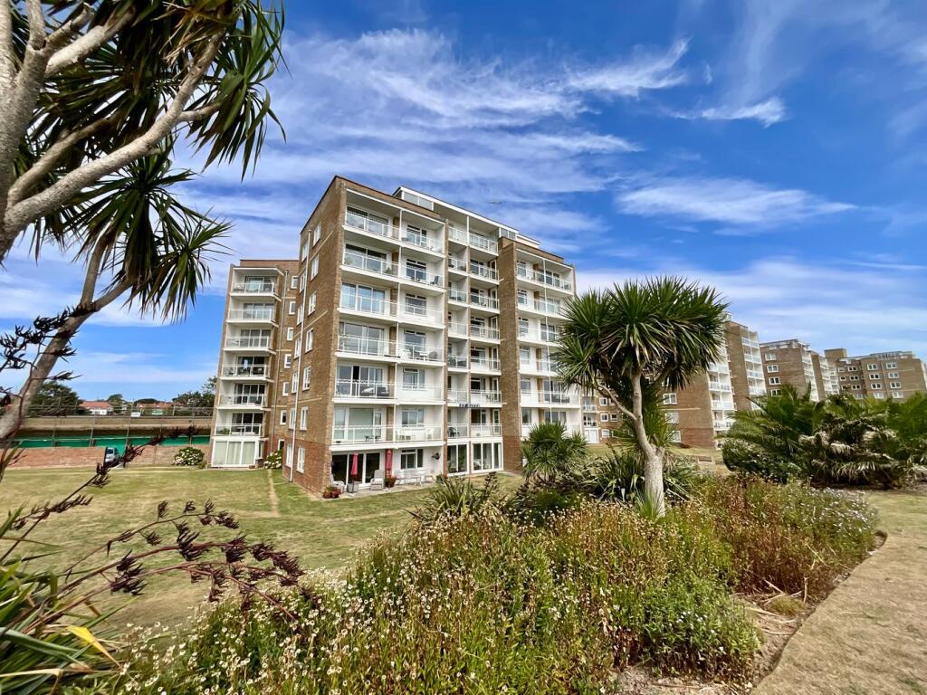 3-bed flat on West Parade, Bexhill-on-Sea, TN39, £395,000