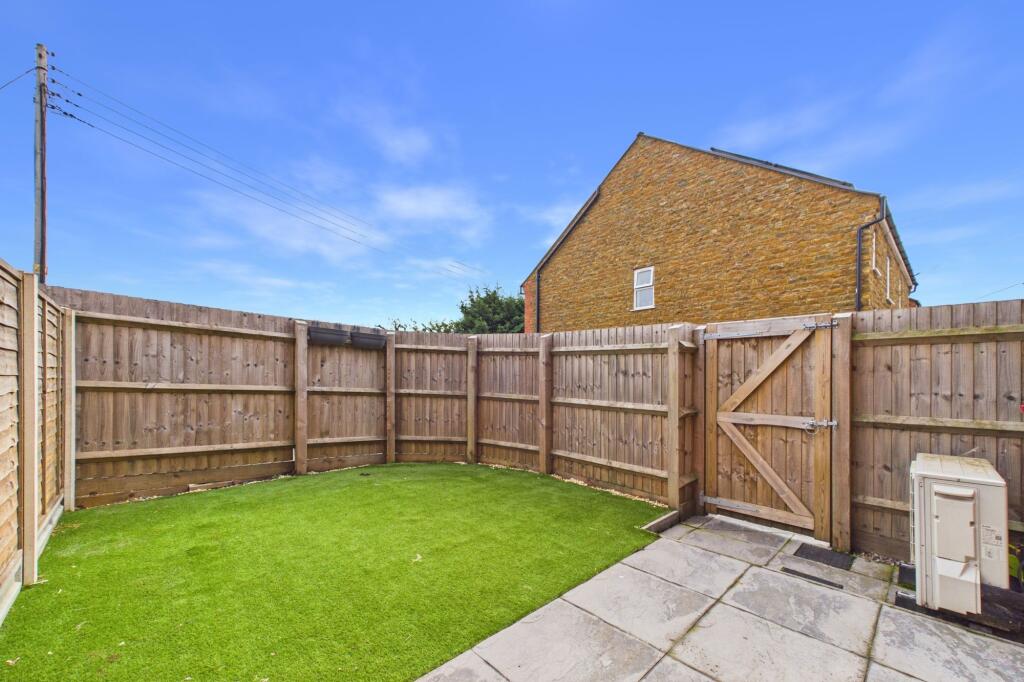 House in Pattishall, West Northamptonshire - View 2