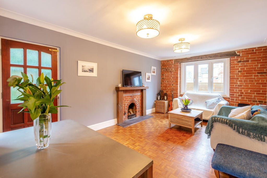 Queen Street, Gomshall photo 3
