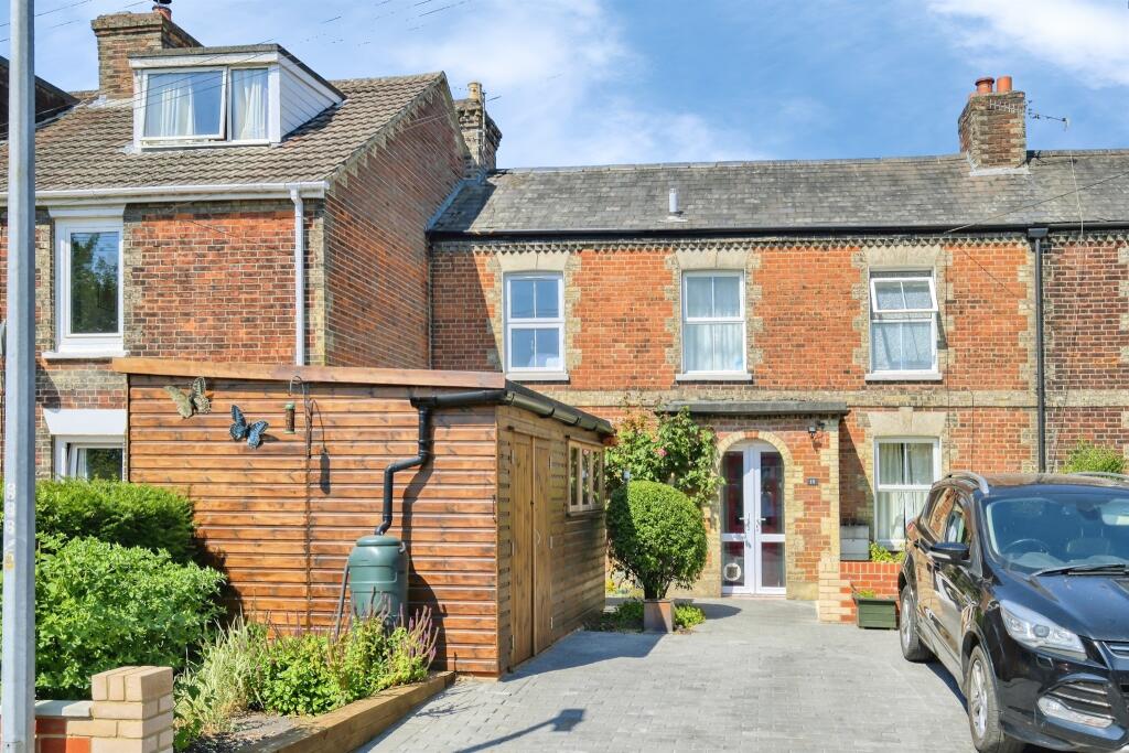 Main image of property: Longland, Salisbury