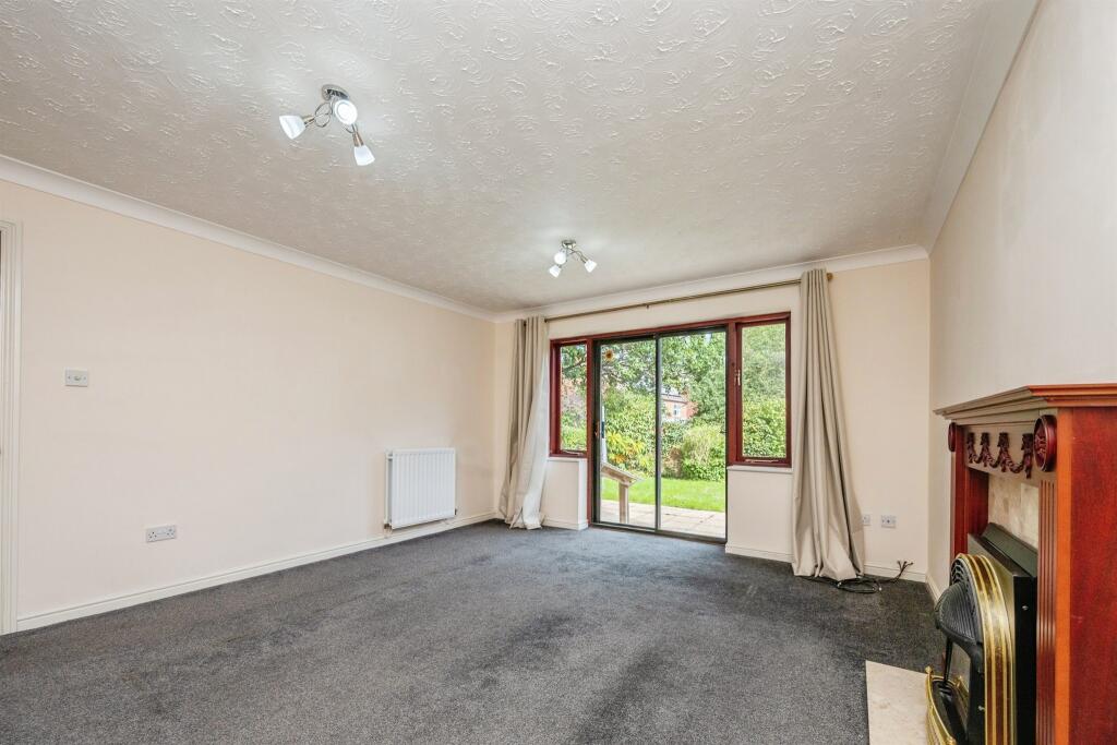 House in Worcester, Lyppard Grange, Warndon - View 3