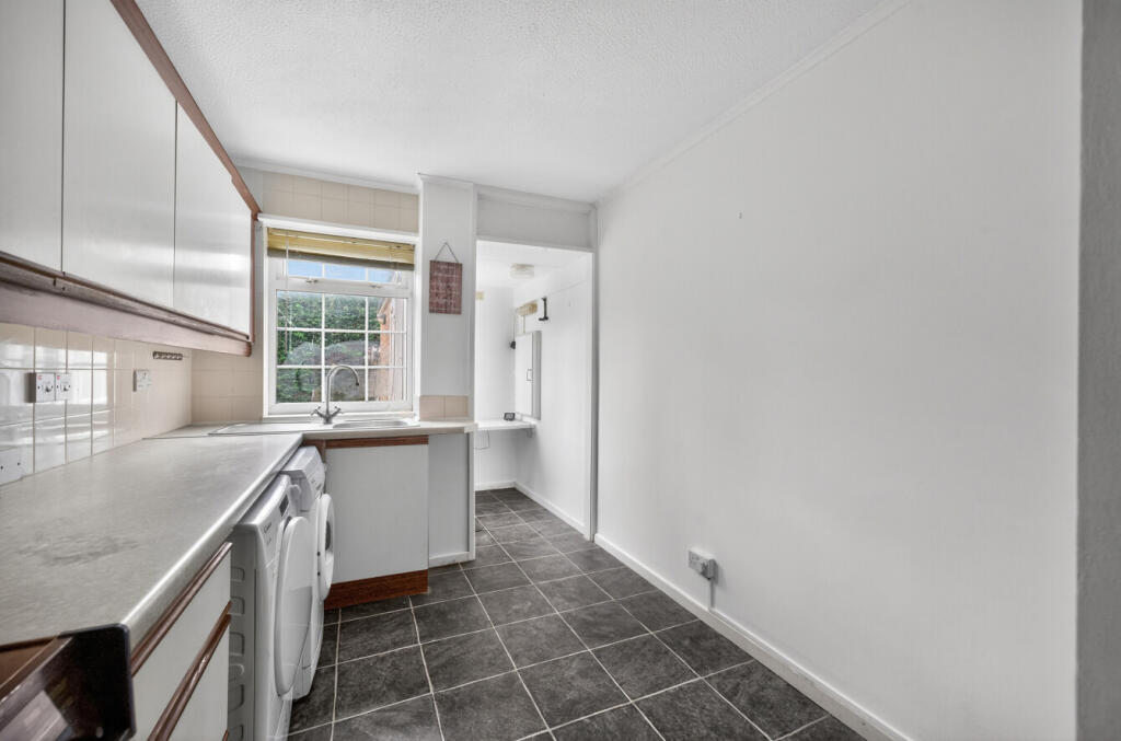 Malin Close, Lordshill, Southampton, Hampshire, SO16 photo 3