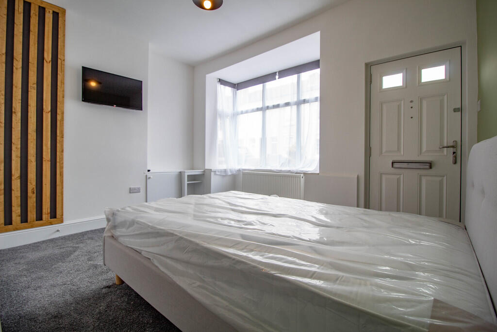 1 bedroom house share for rent