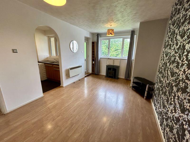 Apartment in Salford, Greater Manchester - View 5