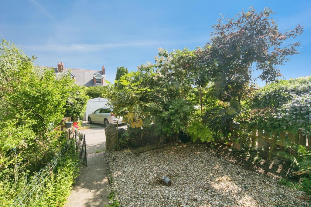 House in Llandudno, Colwyn Bay - More