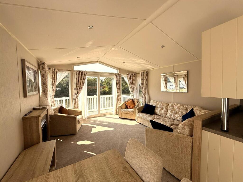Little Lakeland Caravan Park, Wortwell, Harleston photo 2