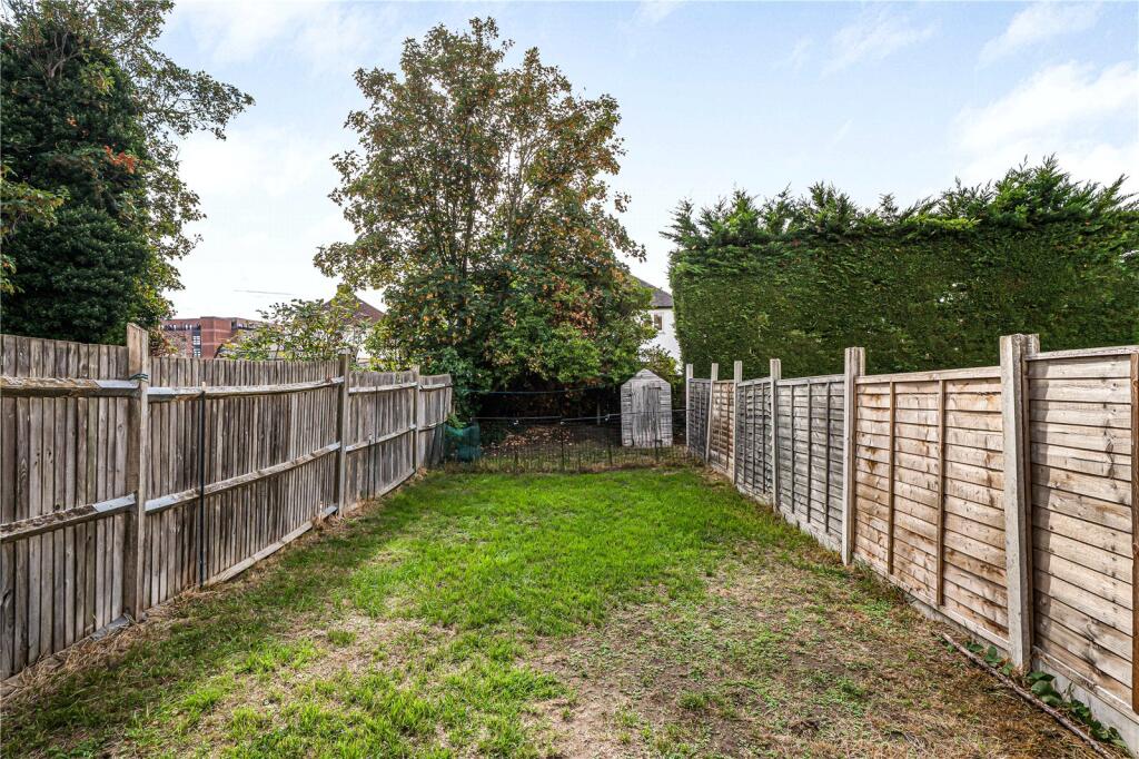 Apartment in Croydon - View 5