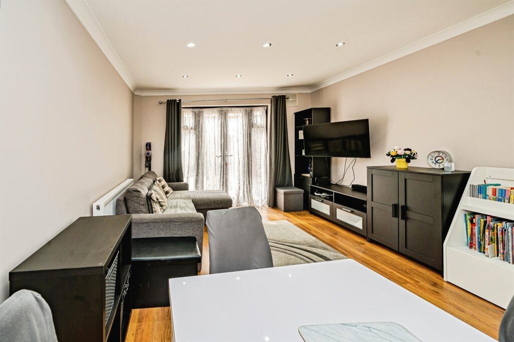 House in Slough - View 4