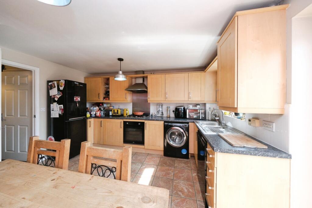House in Mansfield, Nottinghamshire - View 5
