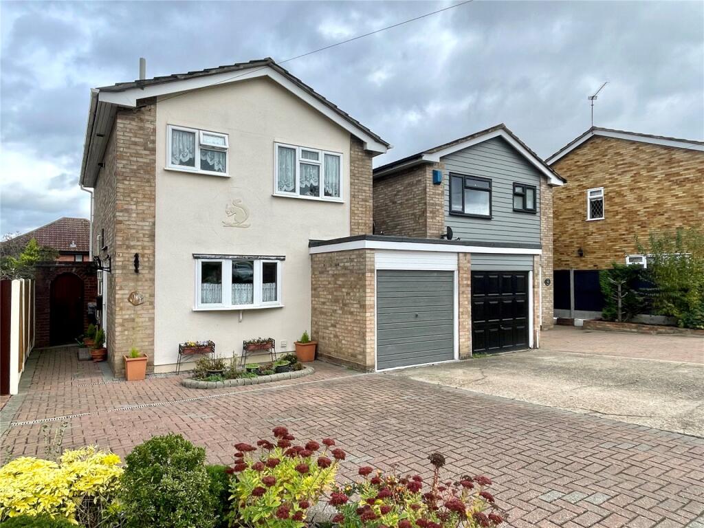 Main image of property: Warwick Road, Rayleigh, Essex, SS6