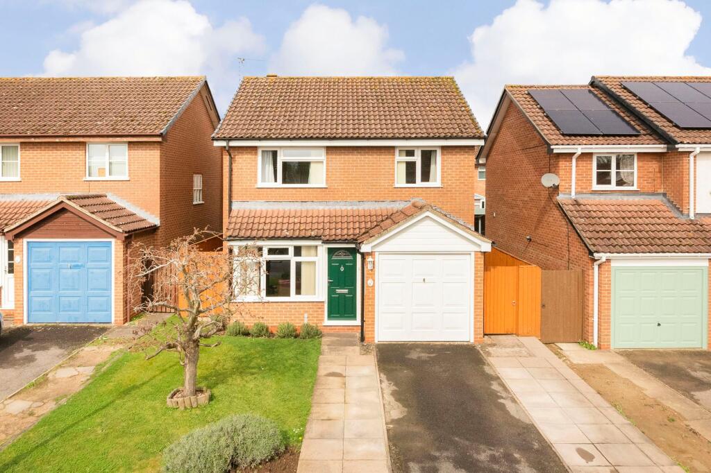 3-bed detached on Minchins Close, Abingdon, OX14, £450,000
