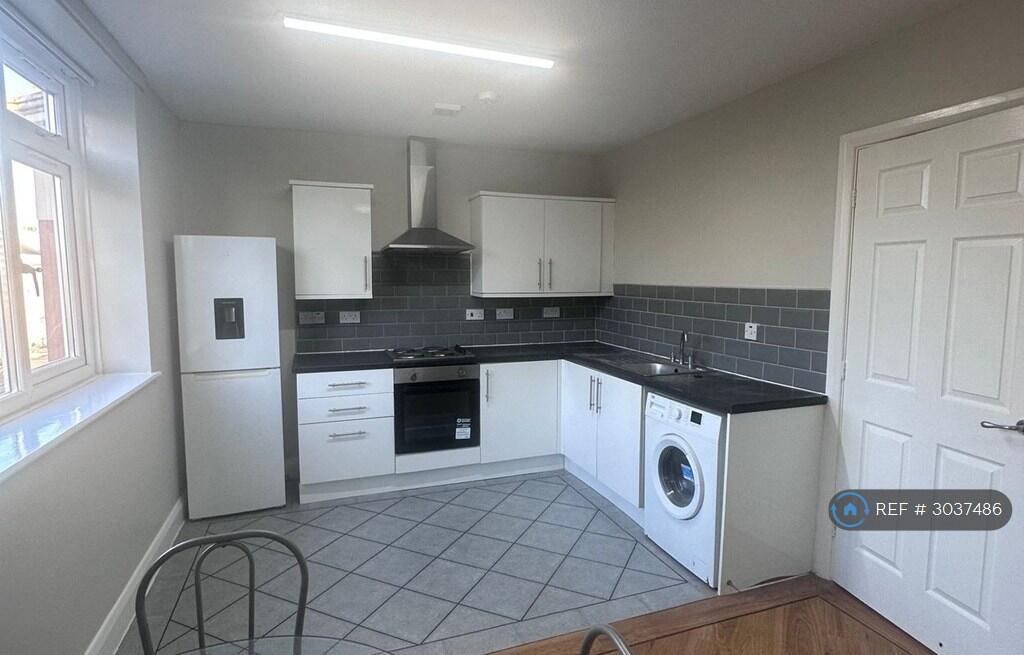 Apartment in Liverpool - View 5