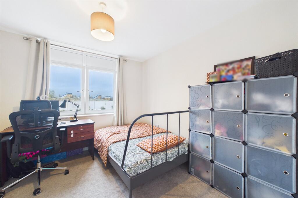 Apartment in Reading - View 4