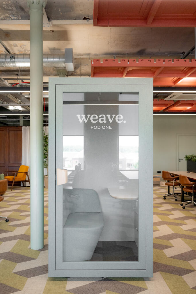 Private meeting pod
