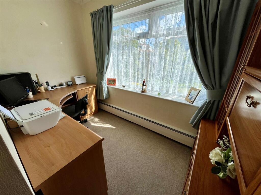House in Keyingham - More