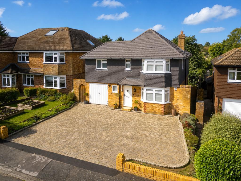 Main image of property: Morley Road, Sanderstead, Surrey, CR2 0EN