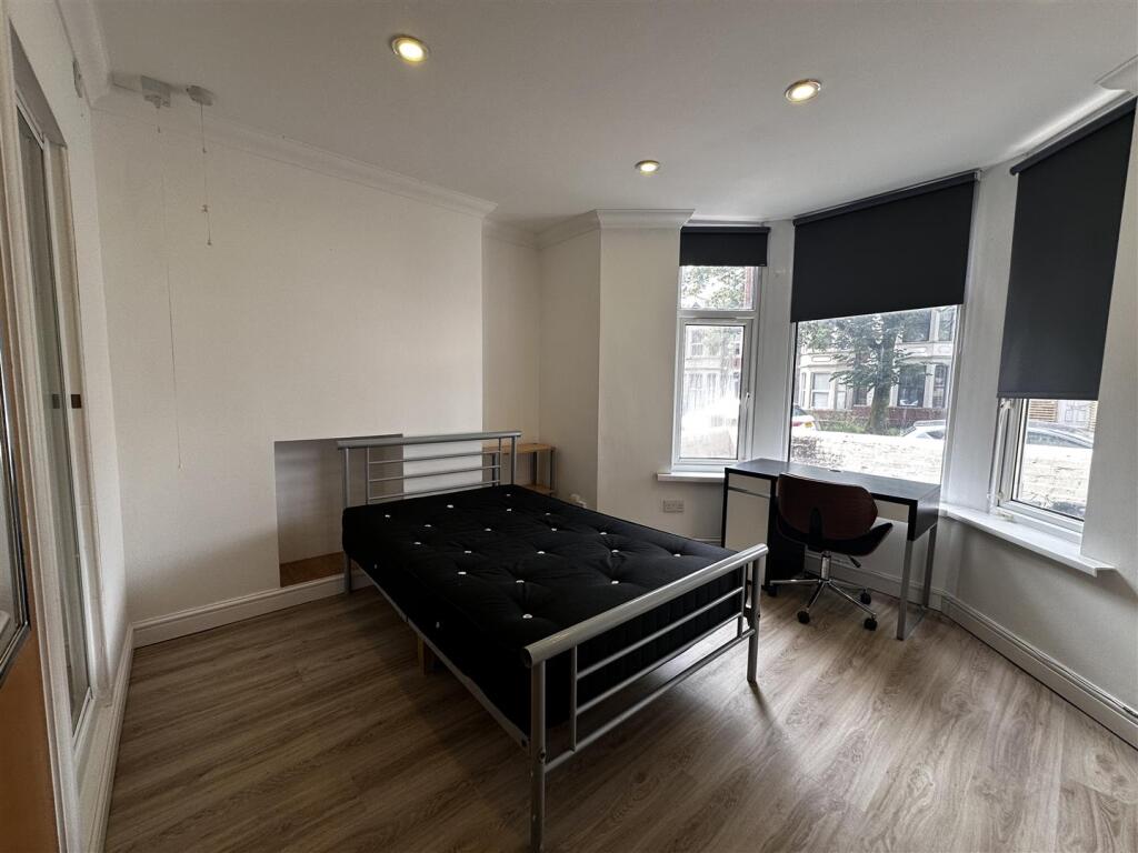 Apartment in Cardiff - View 5