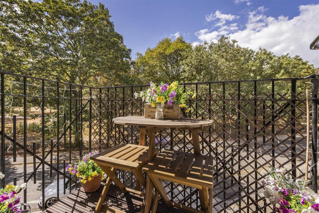 Apartment in London - View 3