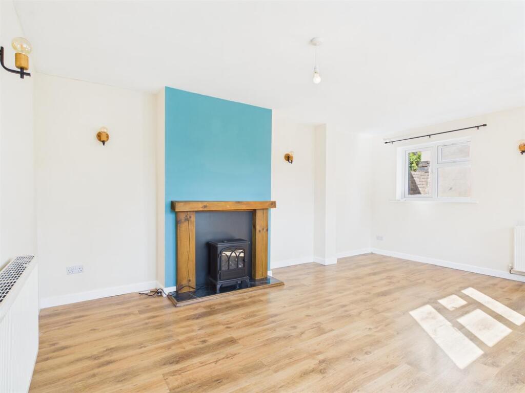 House in Dudley - View 5