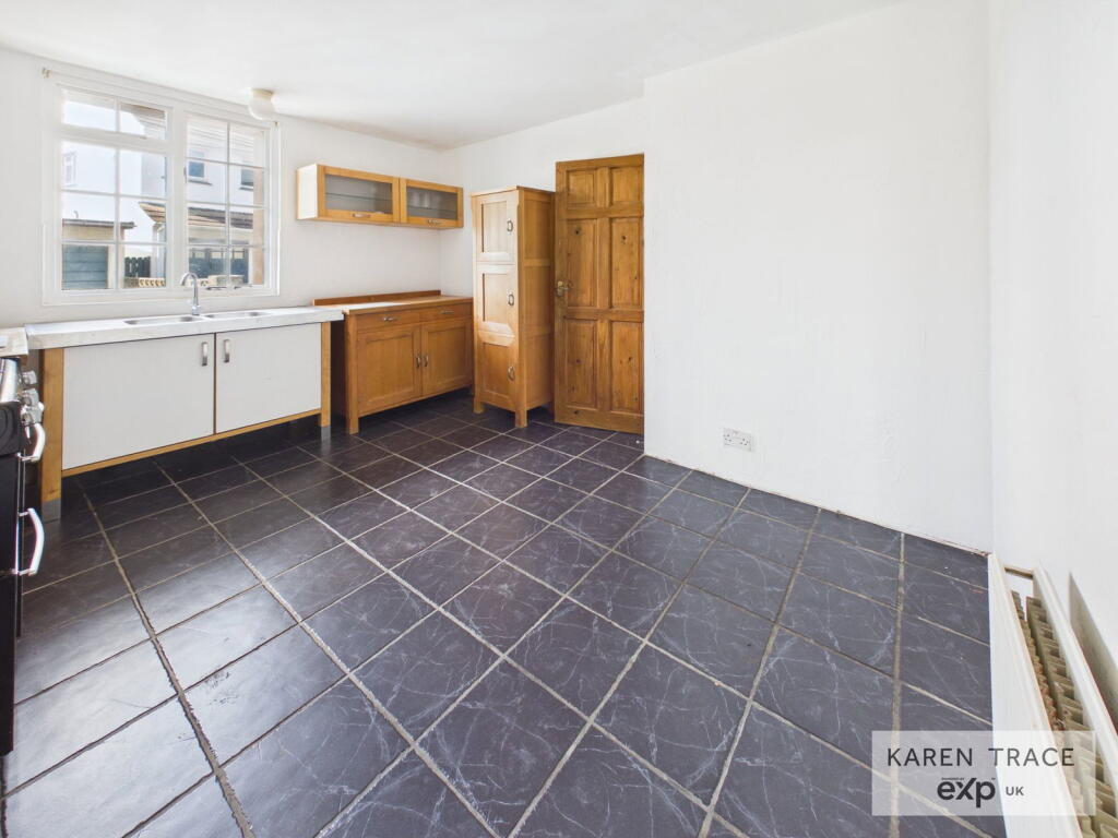 House in Plymouth - View 5