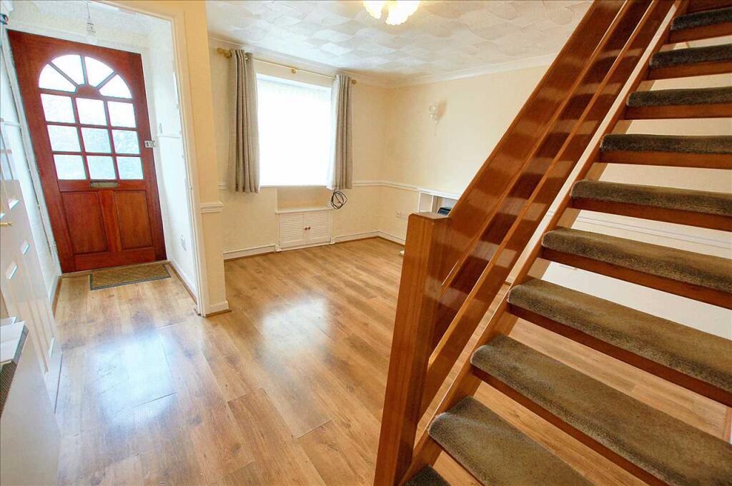 5 Milton Terrace, Pembroke Dock photo 3
