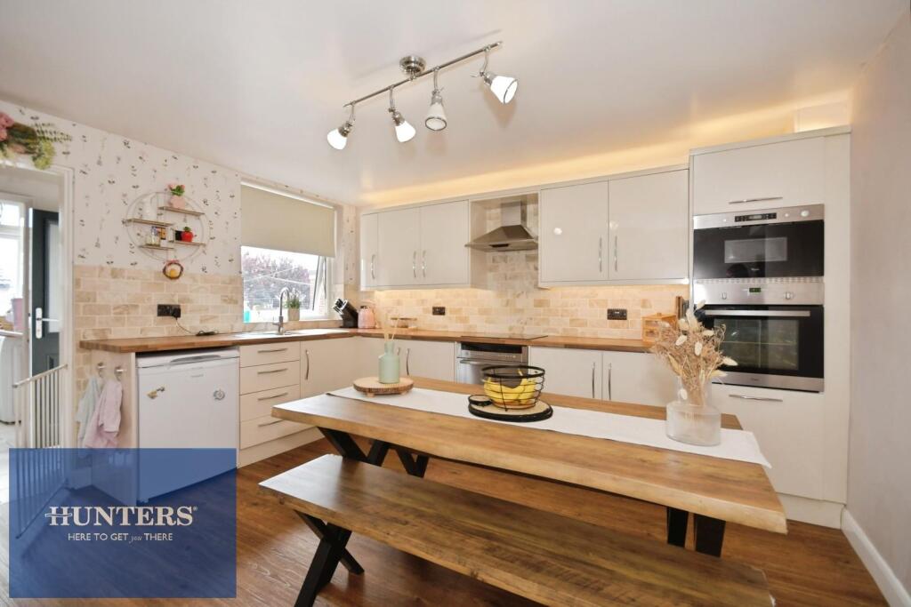 House in Chesterfield, North Wingfield - View 2