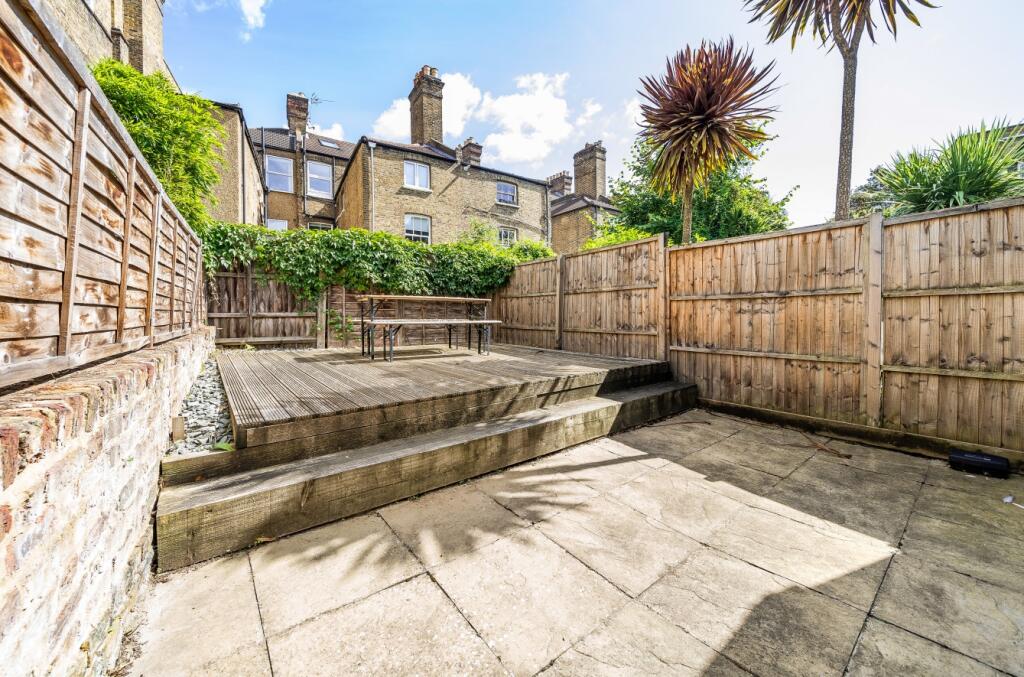 Apartment in London - View 3