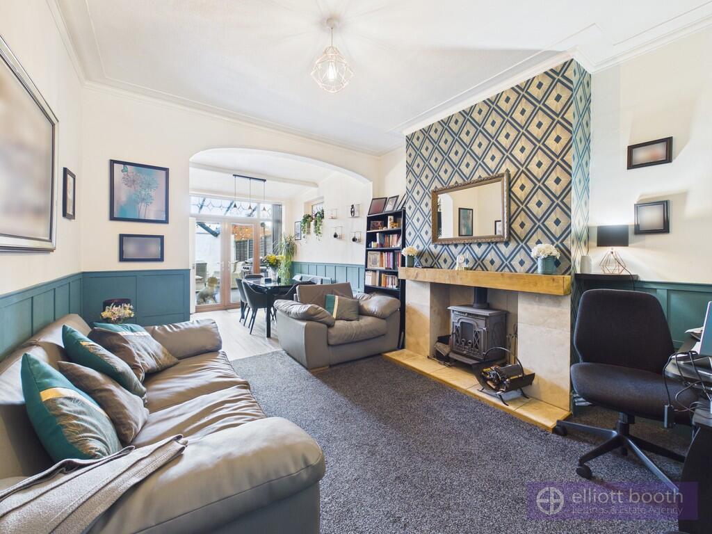 Main image of property: 32 Woodstock Gardens