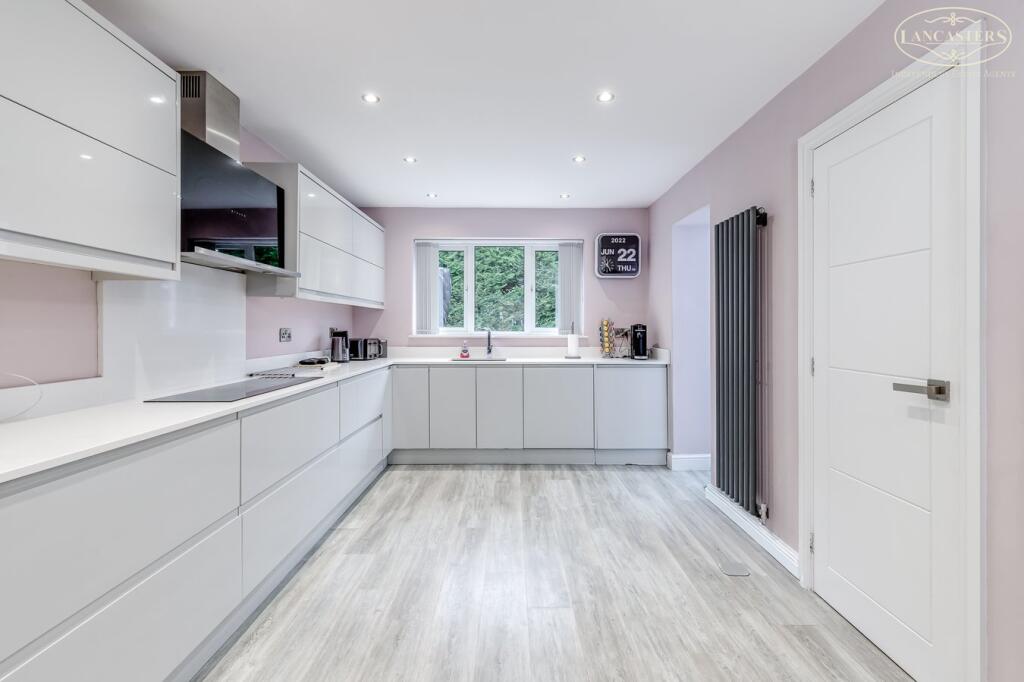 Owsten Court, Horwich, Bolton, BL6 photo 2