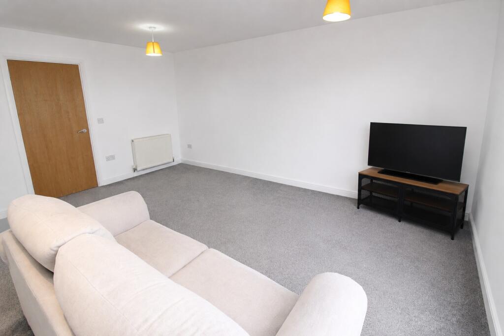 Apartment in Kingston upon Hull, Bransholme - View 4