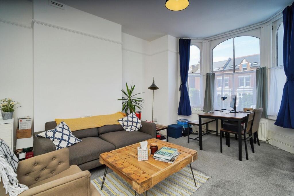 Apartment in London - View 3