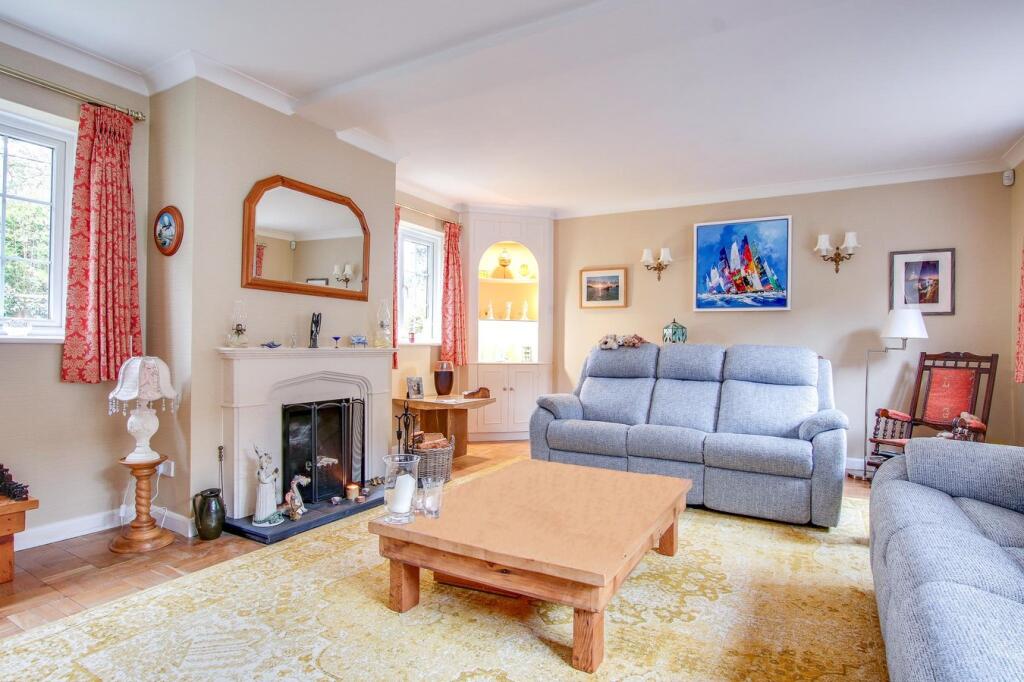Broadlands Road, Brockenhurst, SO42 photo 3