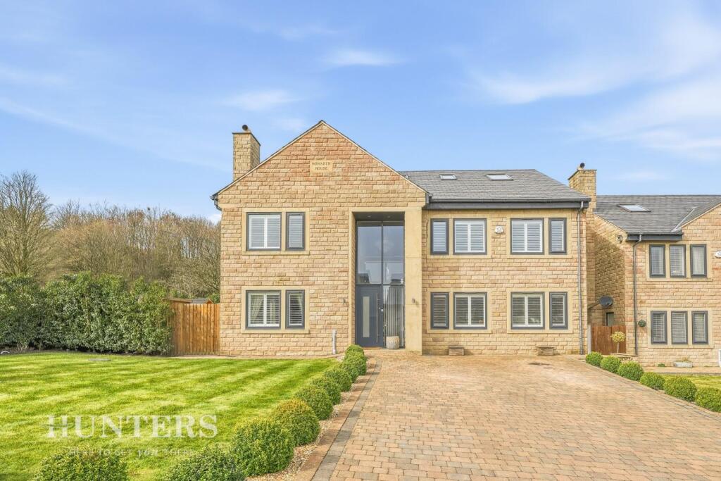 Main image of property: The Villas, Starring Road, Littleborough, OL15 8FH
