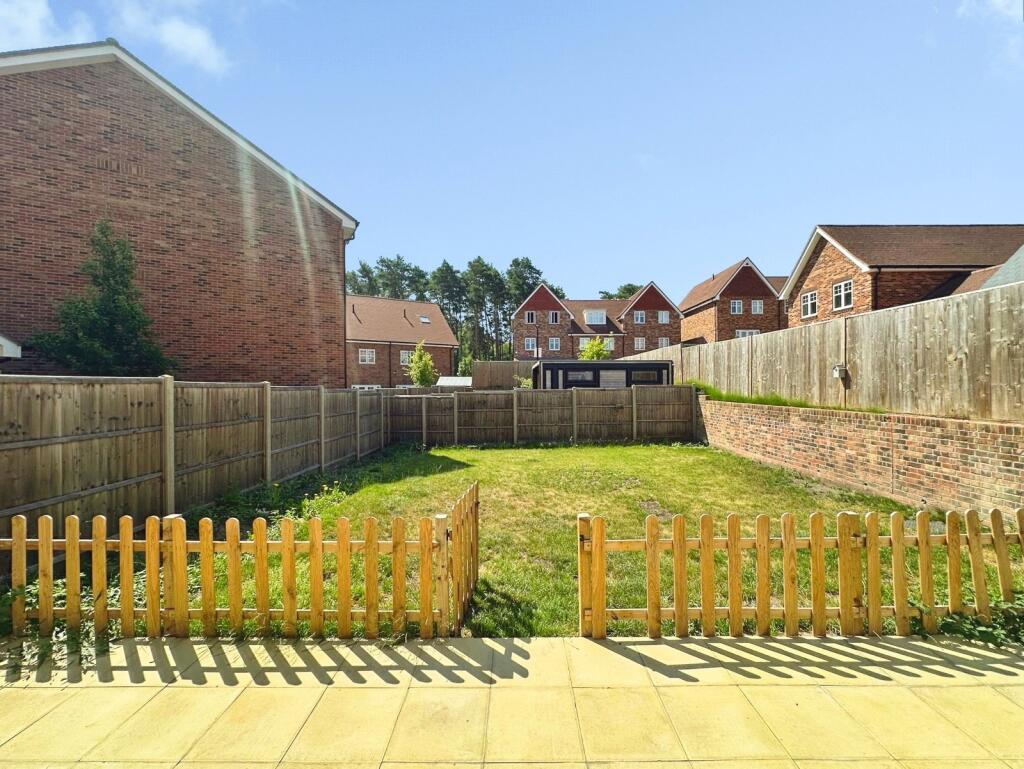 House in Guildford - View 4