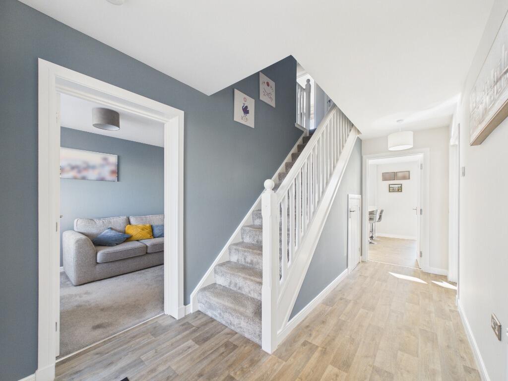 Barrow Drive, Newlandsmuir, East Kilbride, G75 photo 4