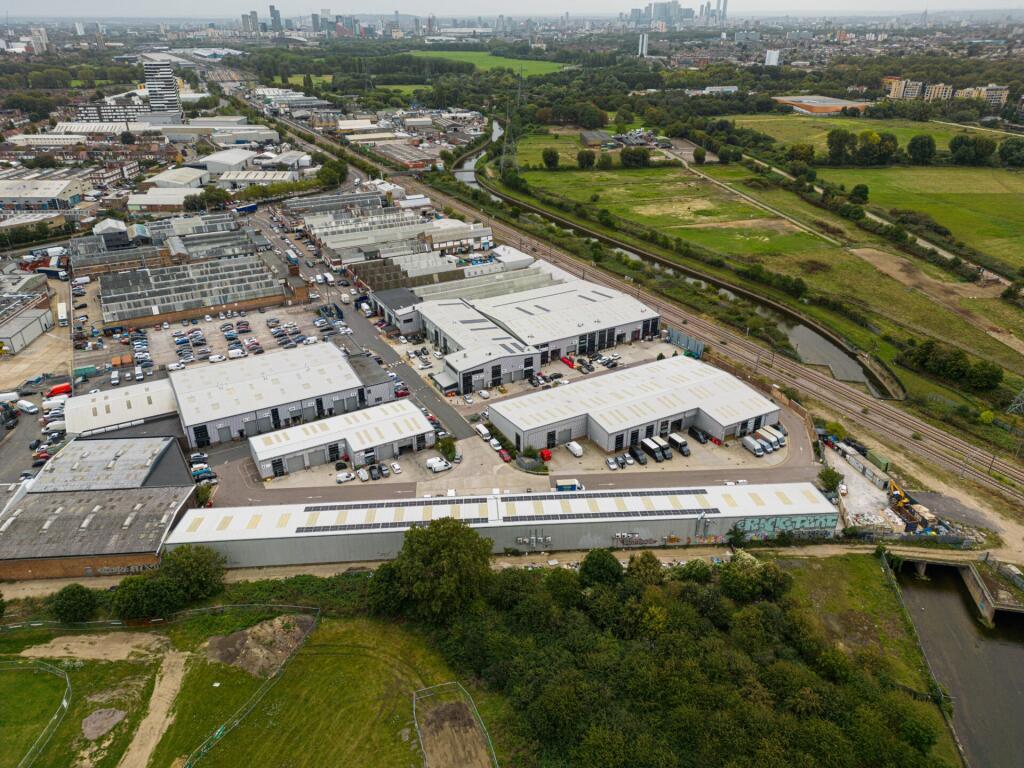 cap_ind_leyton_drone_006