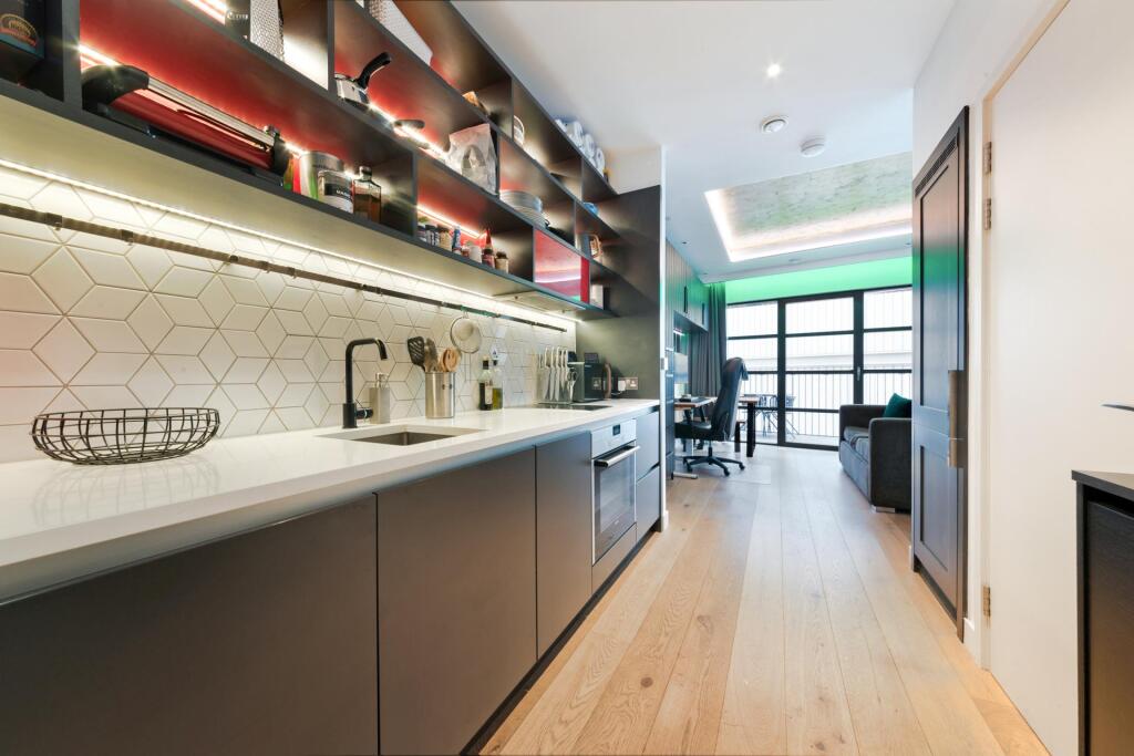Apartment in London, London City Island, Blackwall - View 5