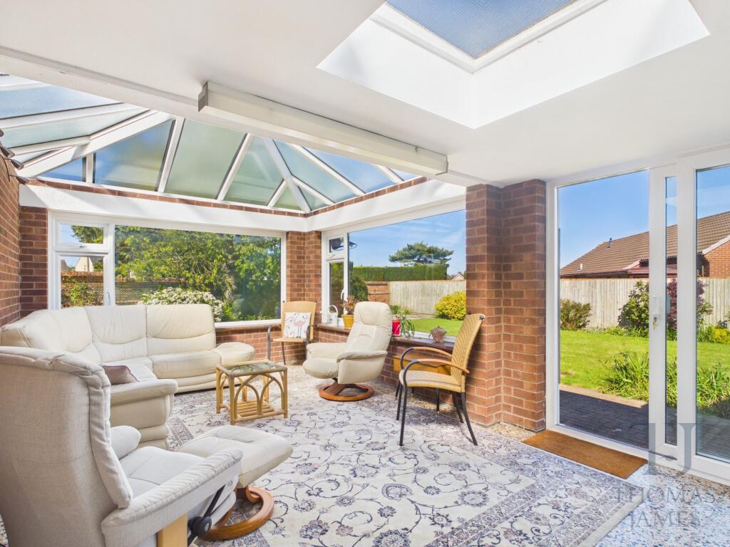 House in Rushcliffe, Gotham - View 3