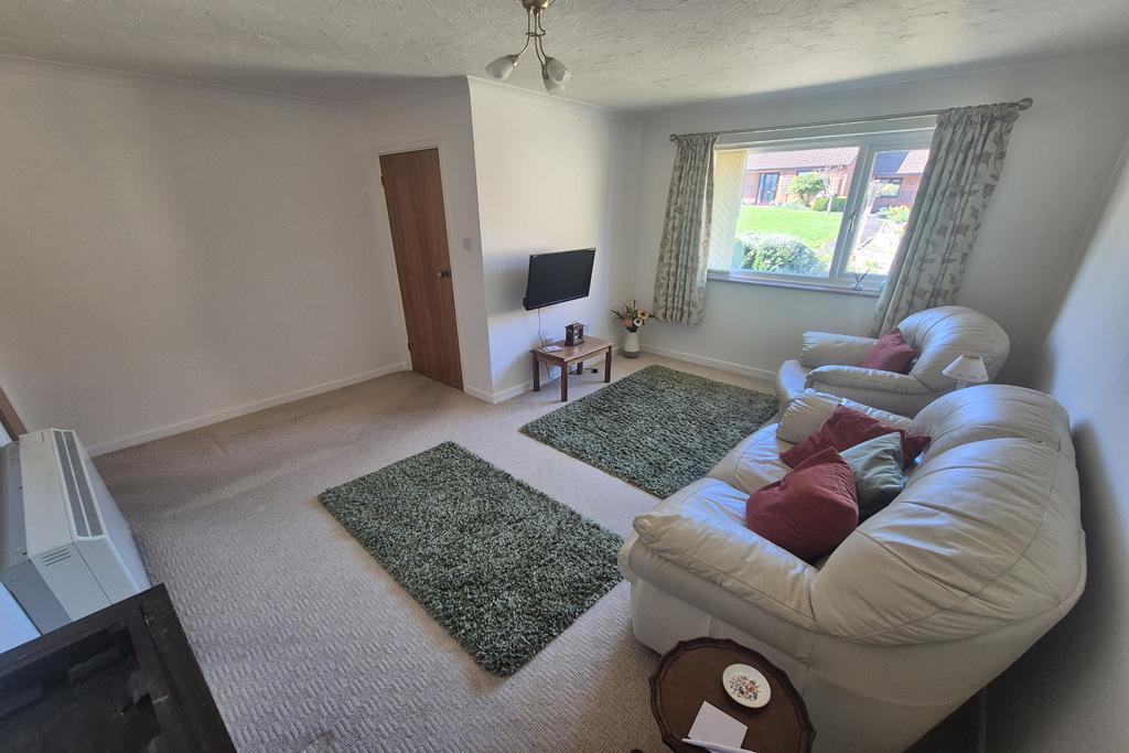 Orchard Rise, Crewkerne, TA18 photo 3